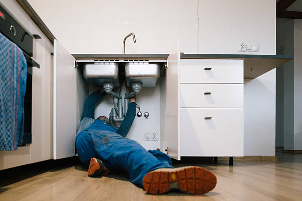 Professional Leak Detection technician working in Greensburg, LA
